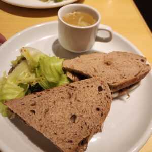 鶏肉のサンドイッチ